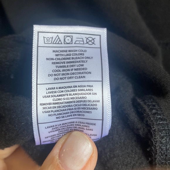 Boys Mitchell and Ness Black Raptors Hoodie in XL - Picture 12 of 12